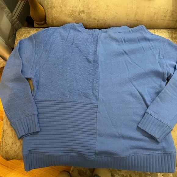 CAbi Skipper Women’s Blue Sweatshirt - Picture 4 of 4